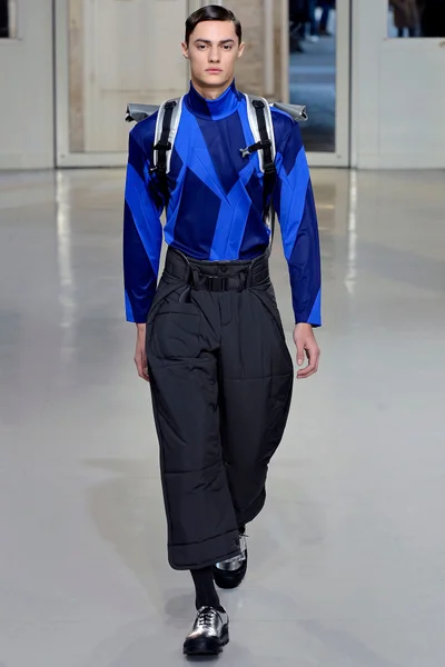 Look 27